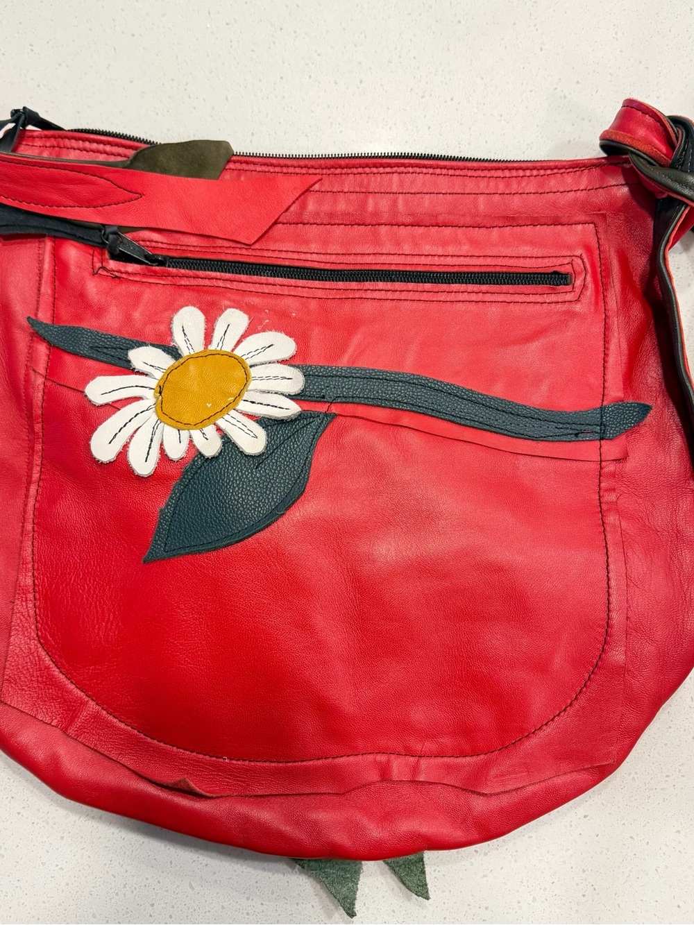 🌼One of A Kind Colorful Floral Appliqué Leather Shoulder Bag - Red & Multicolor - Picture 2 of 6
